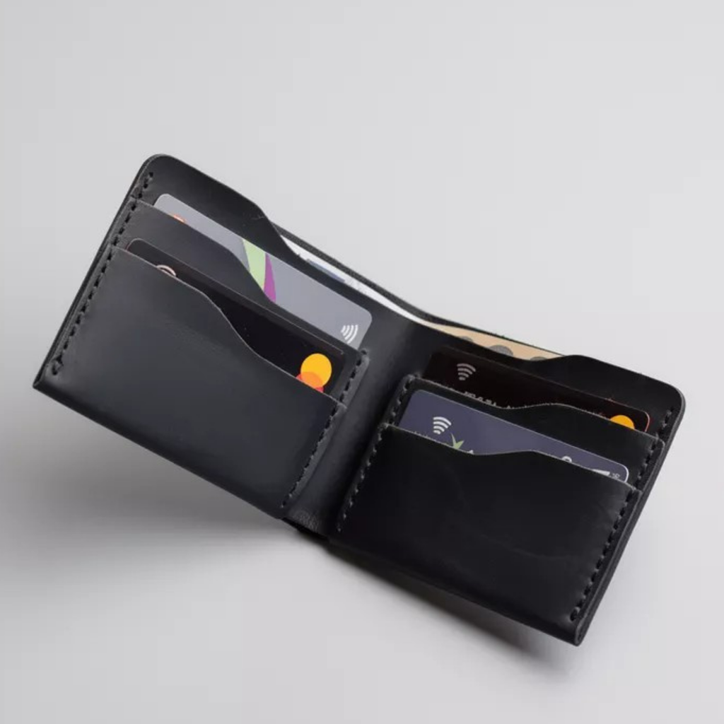 4 Gözlü Klasik Tip Hakiki Deri Cüzdan – Zamansız Şıklık & Günlük Konfor